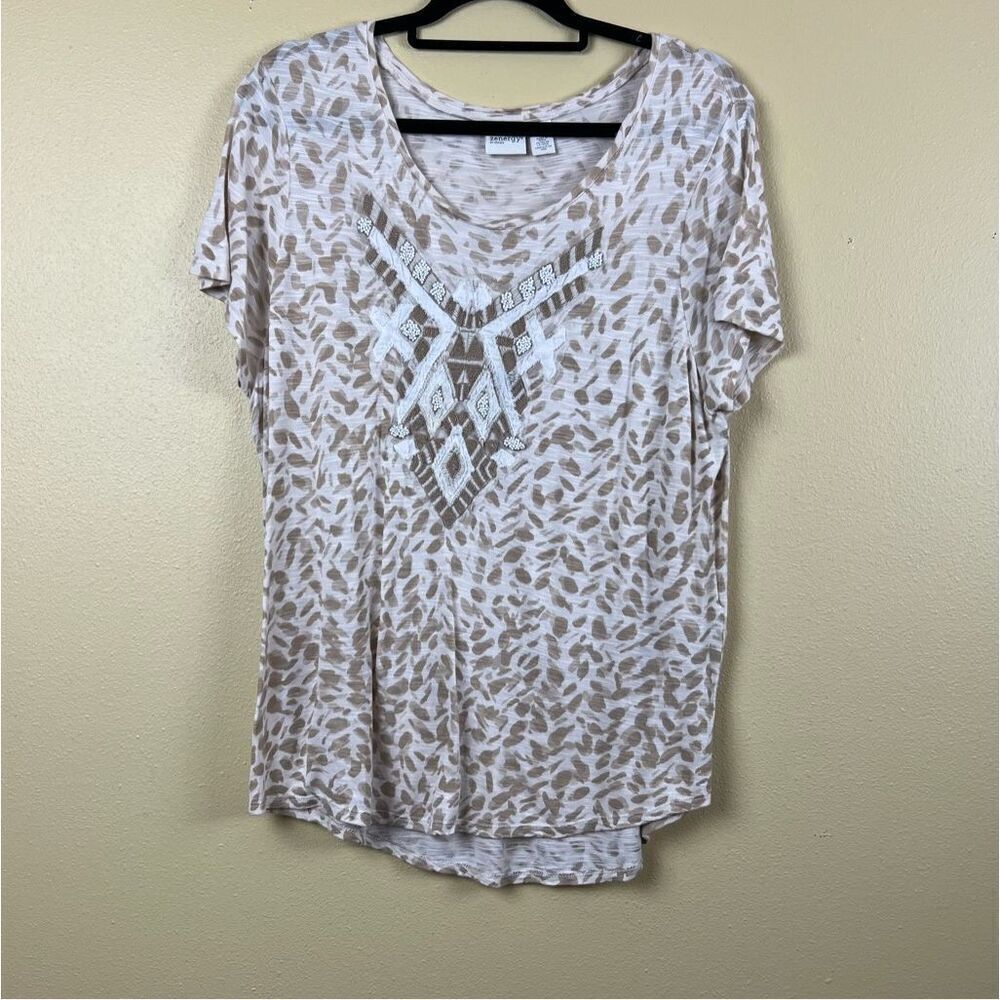 Zenergy Chico’s Top T-Shirt Tan Brown Animal Print Size L